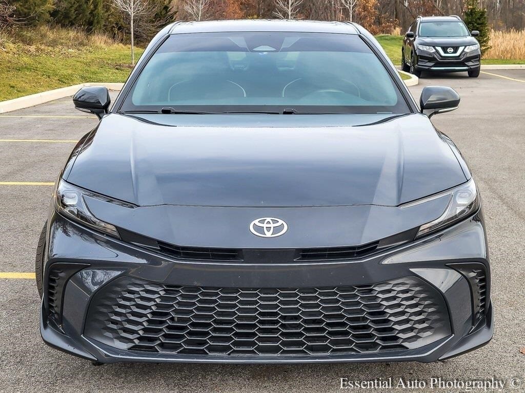 2025 Toyota Camry SE photo 3