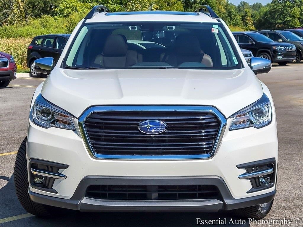 2022 Subaru Ascent Touring photo 3