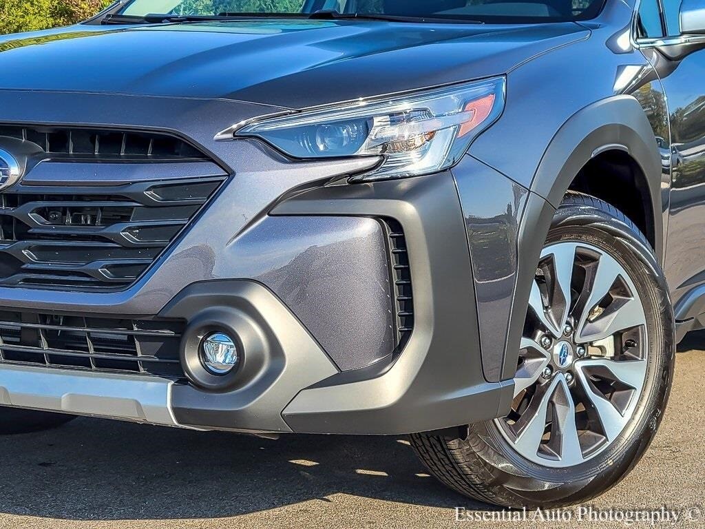 2025 Subaru Outback Touring XT photo 3