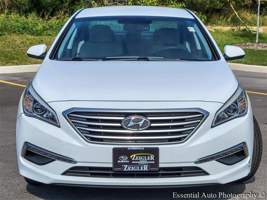 2015 Hyundai Sonata SE photo 2