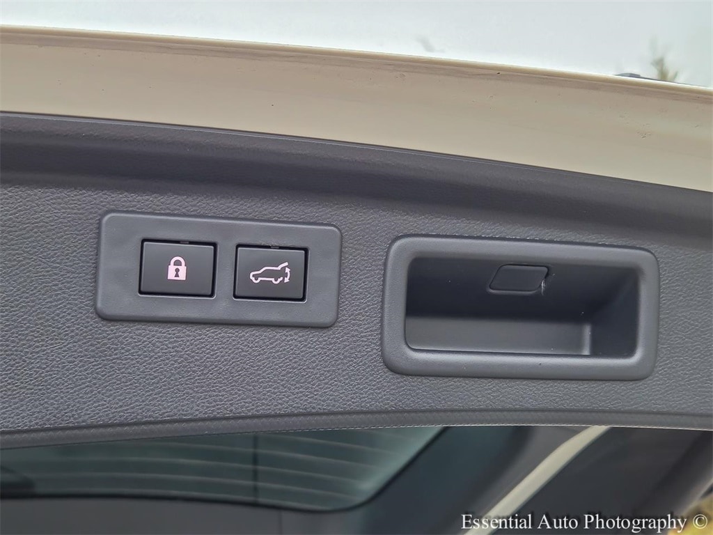 2022 SUBARU FORESTER - Image 30