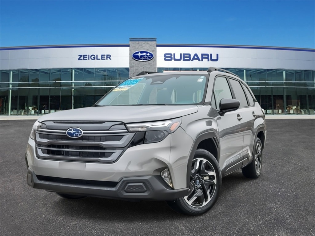 2025 Subaru Forester Premium's photo