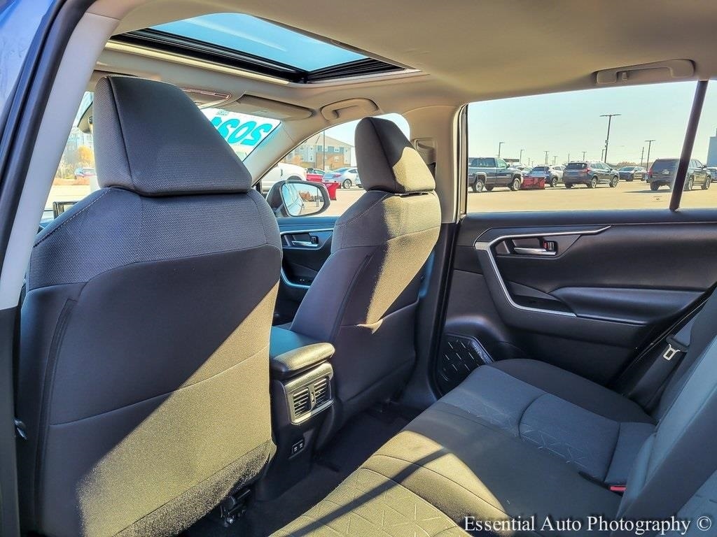 2021 TOYOTA RAV4 - Image 12