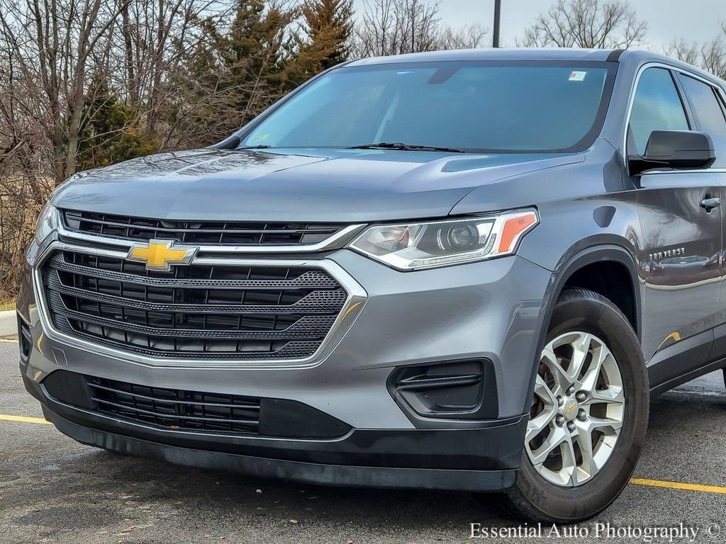 Used 2019 Chevrolet Traverse LS with VIN 1GNERFKW1KJ299020 for sale in Crown Point, IN