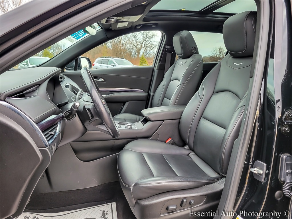 2023 CADILLAC XT4 - Image 8