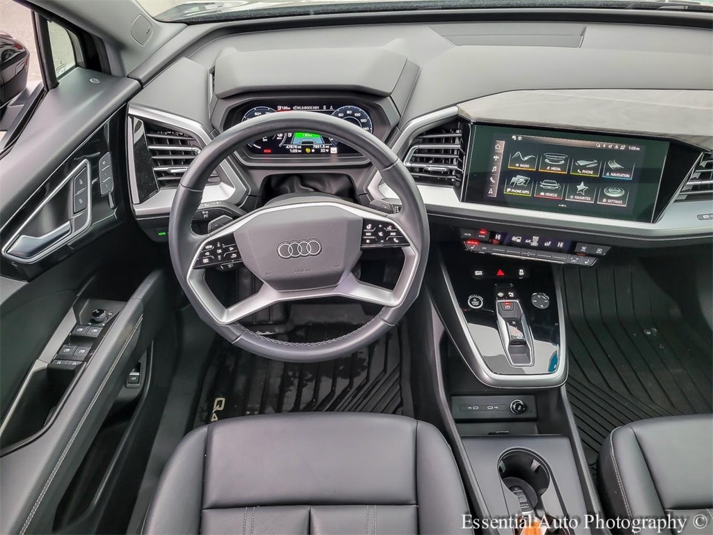 2022 AUDI Q4 - Image 13