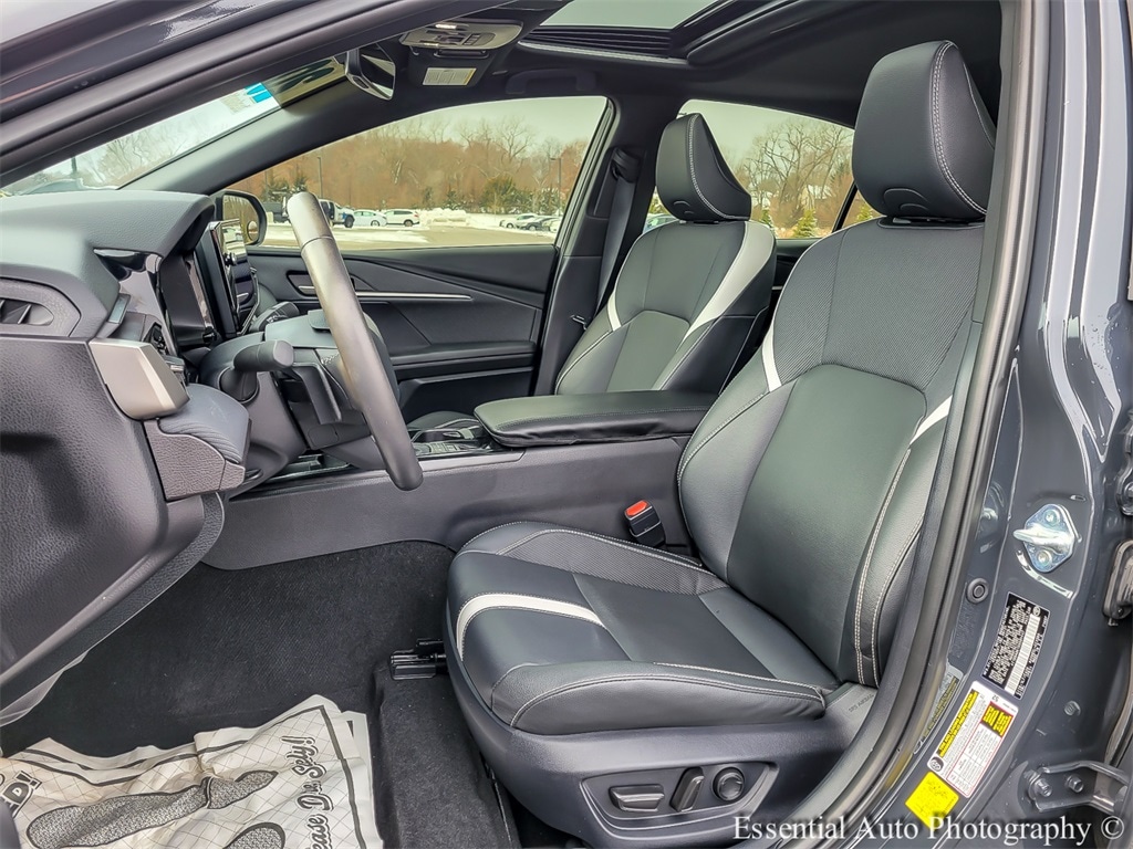 2025 TOYOTA CAMRY - Image 8