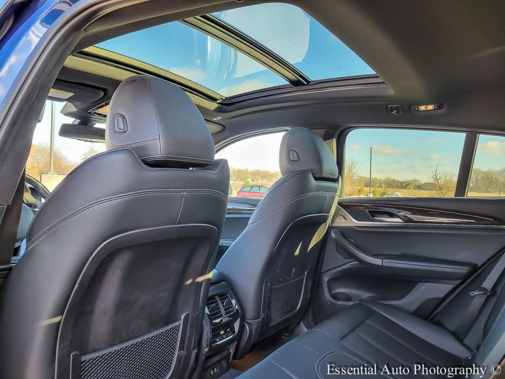 2023 BMW X4 - Image 12
