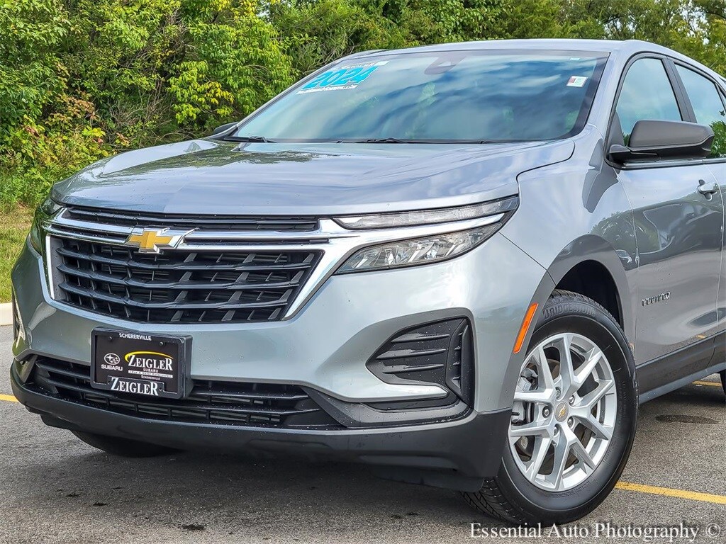2024 Chevrolet Equinox LS photo 2
