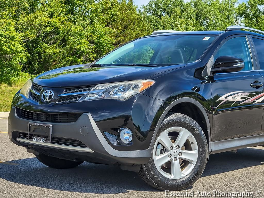 Used 2013 Toyota RAV4 XLE with VIN 2T3RFREV8DW021940 for sale in Crown Point, IN