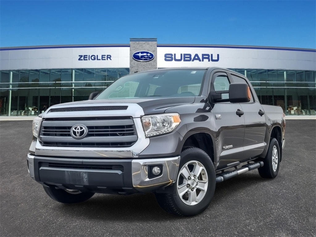 2015 Toyota Tundra SR5's photo