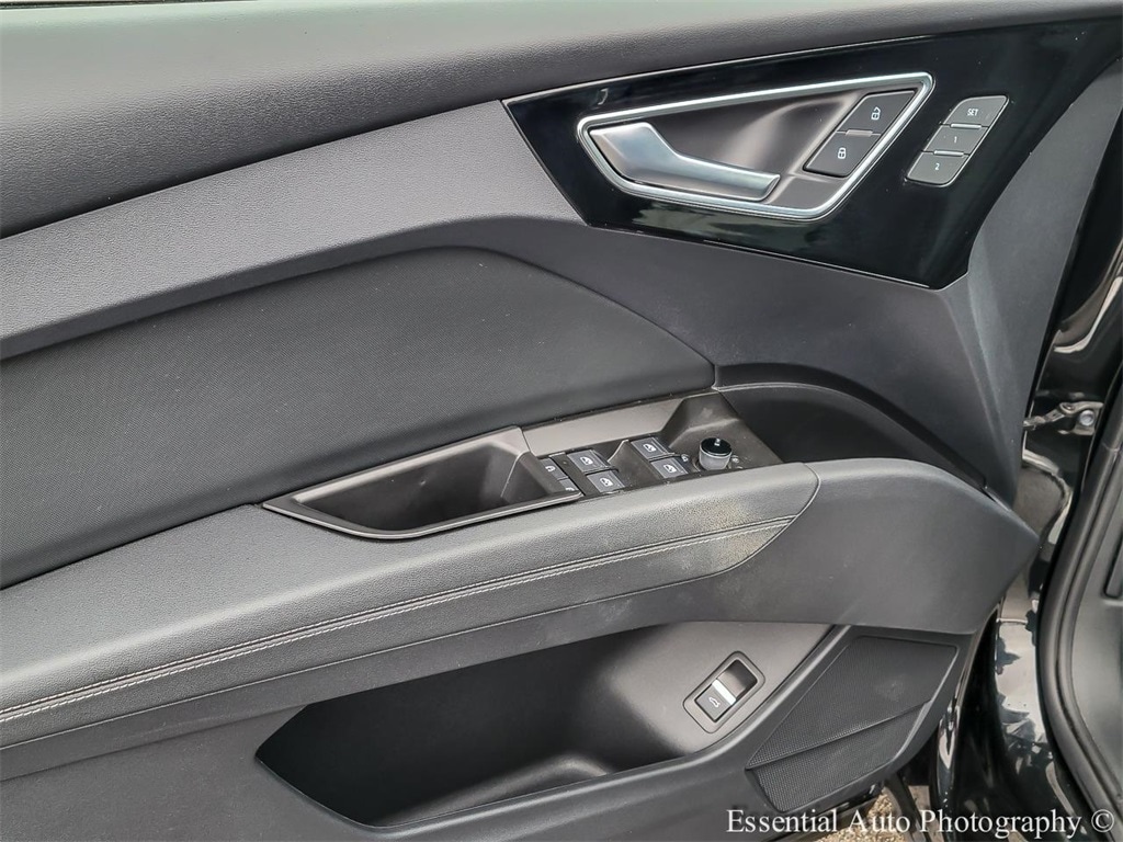 2022 AUDI Q4 - Image 14