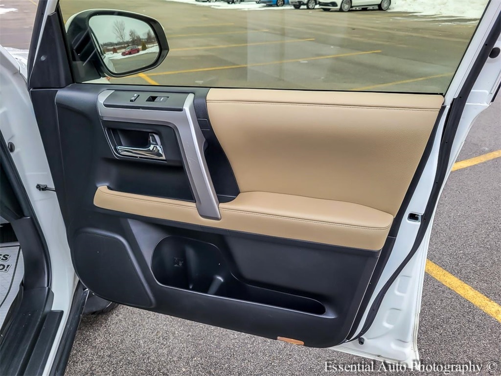 2020 TOYOTA 4RUNNER - Image 29