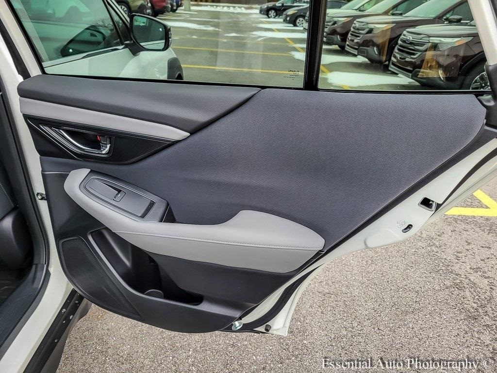 2025 SUBARU OUTBACK - Image 32