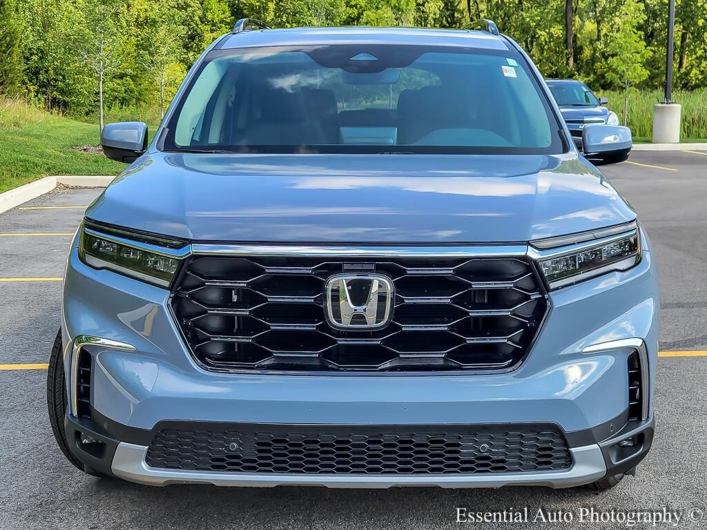 2025 Honda Pilot Touring photo 3