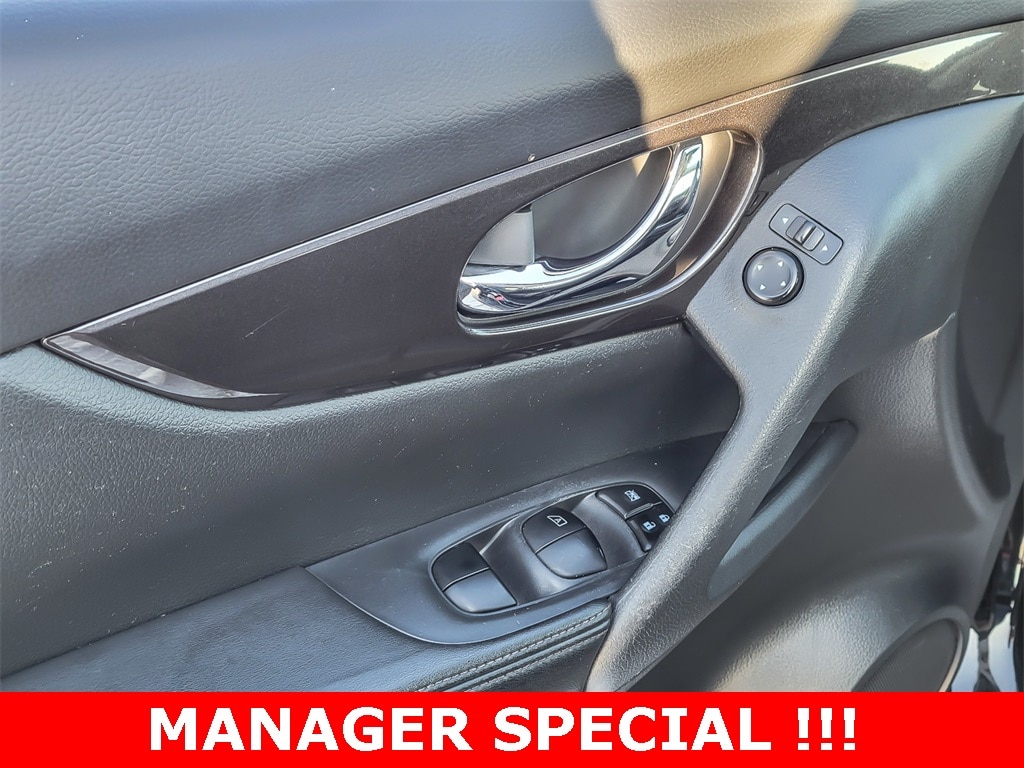 2019 NISSAN ROGUE - Image 14