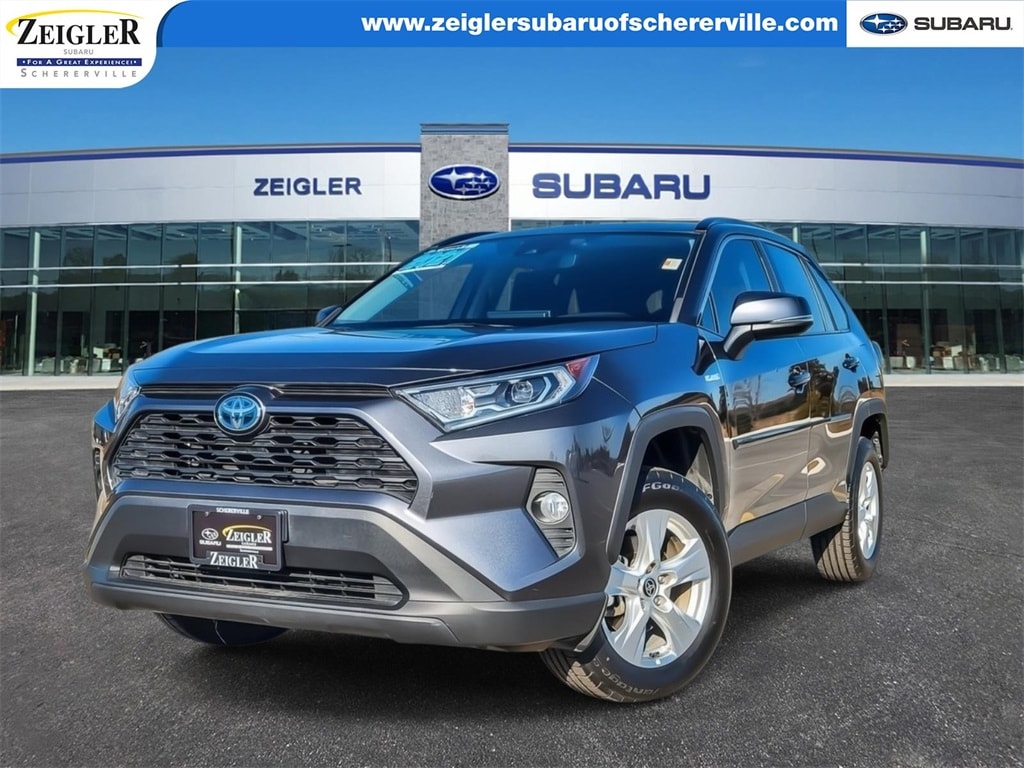 2021 Toyota RAV4 XLE's photo