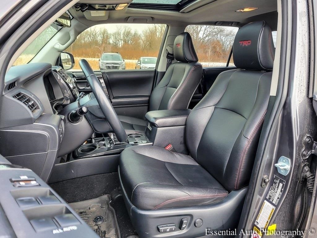 2017 TOYOTA 4RUNNER - Image 8