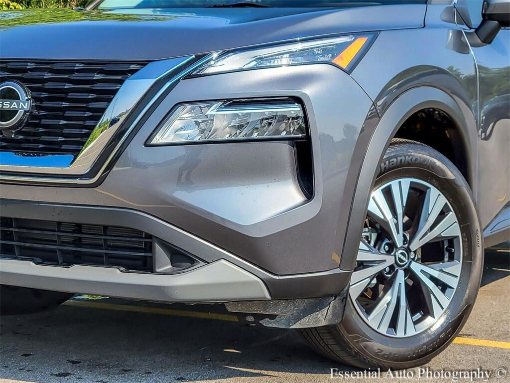 2023 Nissan Rogue SV photo 2