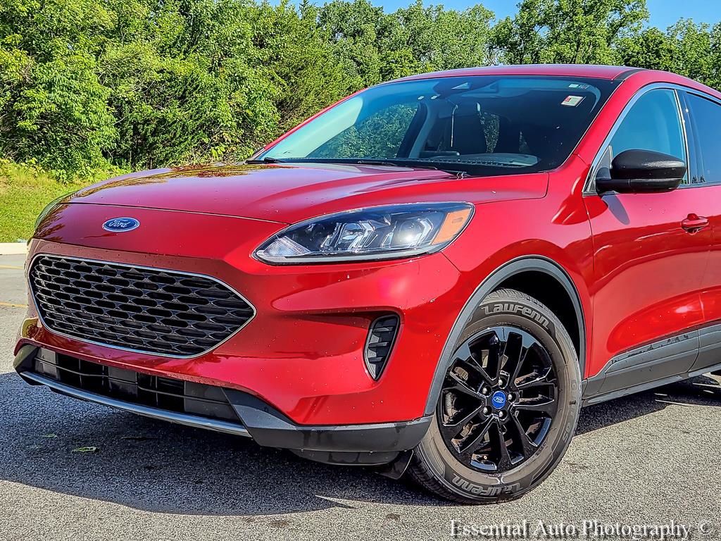 Used 2022 Ford Escape SE with VIN 1FMCU0G60NUA11281 for sale in Crown Point, IN