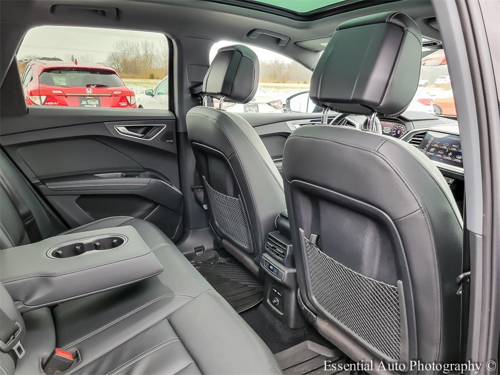 2022 AUDI Q4 - Image 29