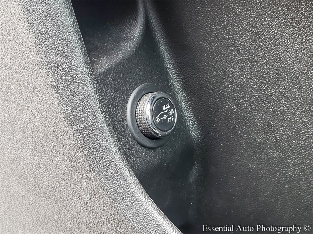 2023 CADILLAC XT4 - Image 15