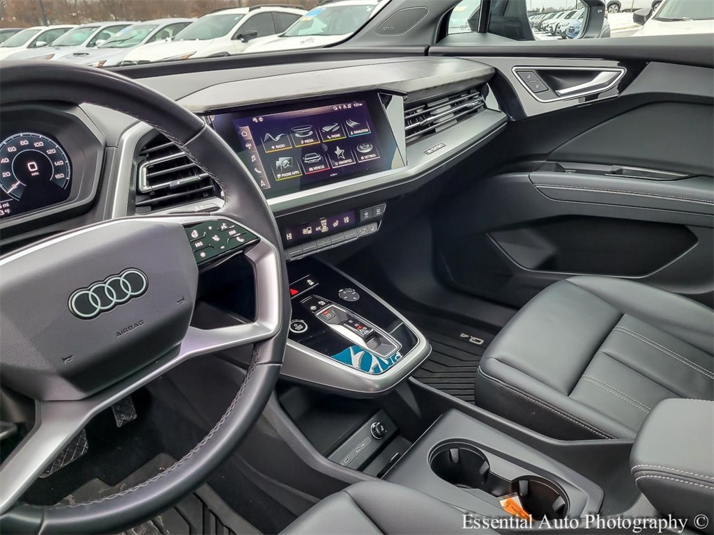 2022 AUDI Q4 - Image 24