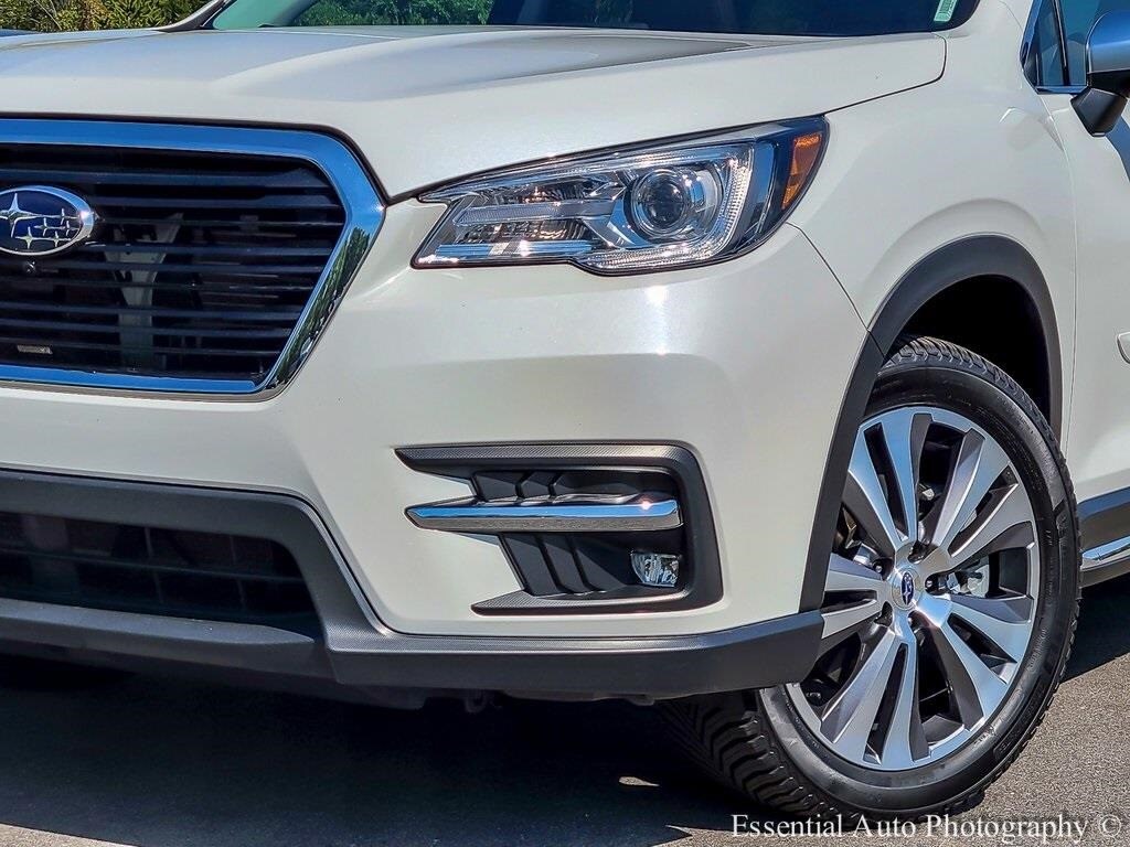 2022 Subaru Ascent Touring photo 2