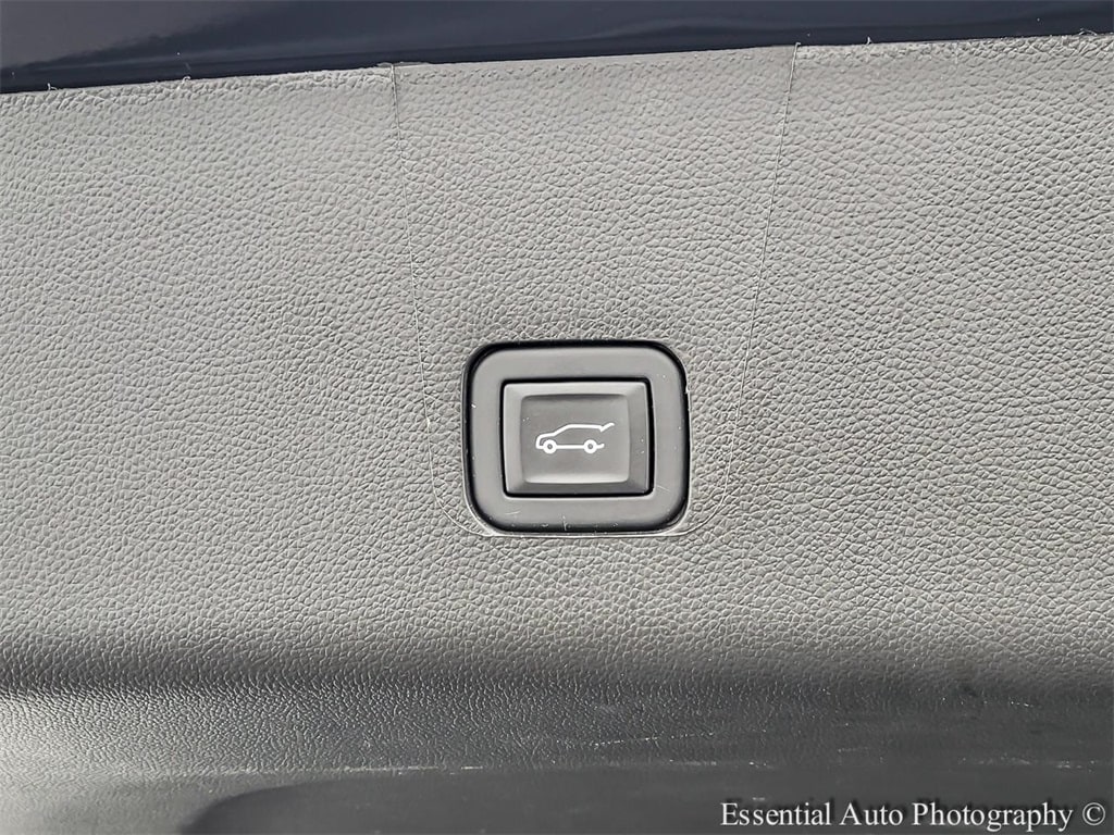 2023 CHEVROLET TRAVERSE - Image 28