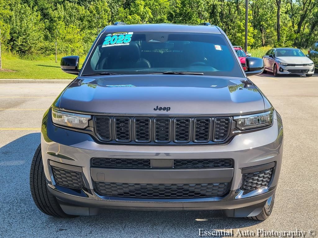Used 2025 Jeep Grand Cherokee L Laredo SUV
