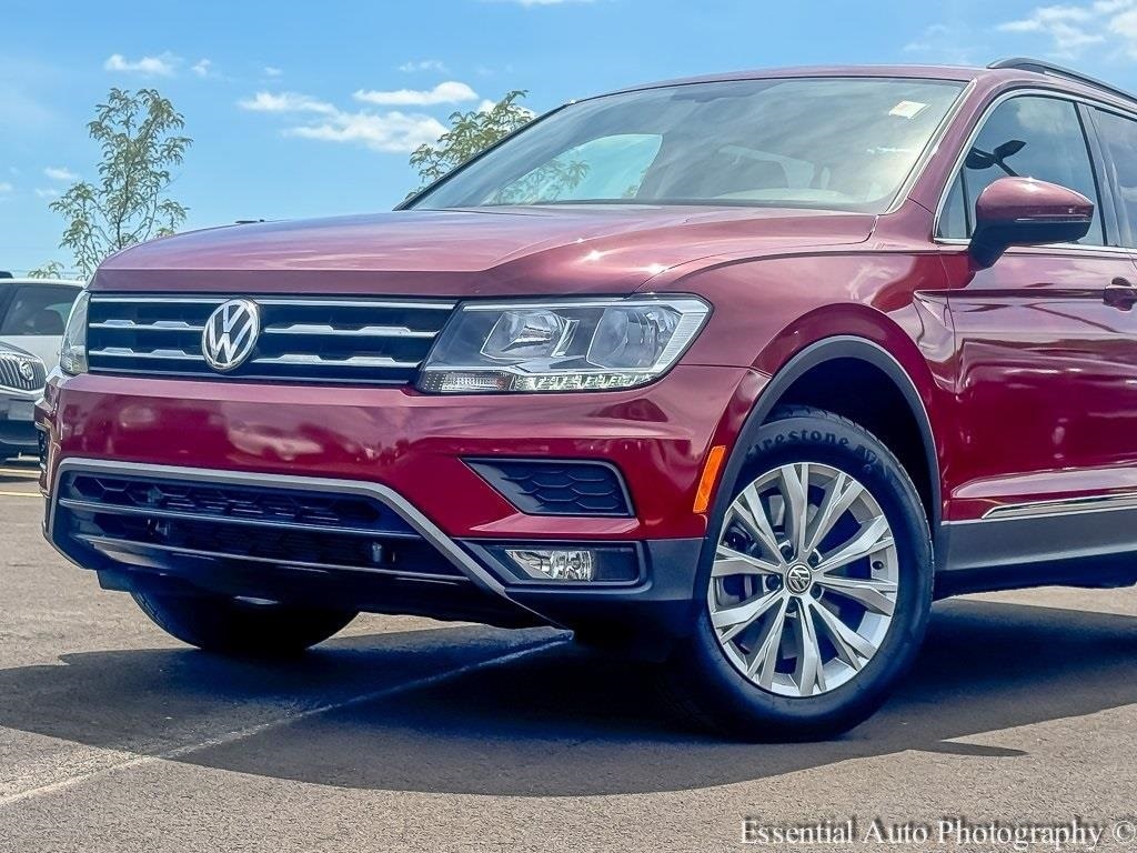 Used 2018 Volkswagen Tiguan SE with VIN 3VV2B7AX3JM015843 for sale in Schererville, IN