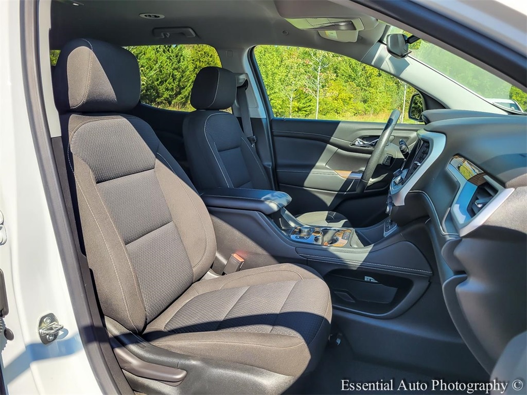 2023 GMC ACADIA - Image 35