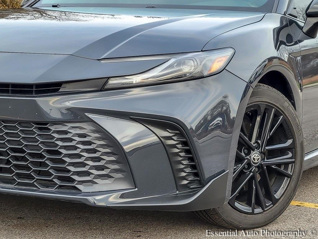 2025 Toyota Camry SE photo 2