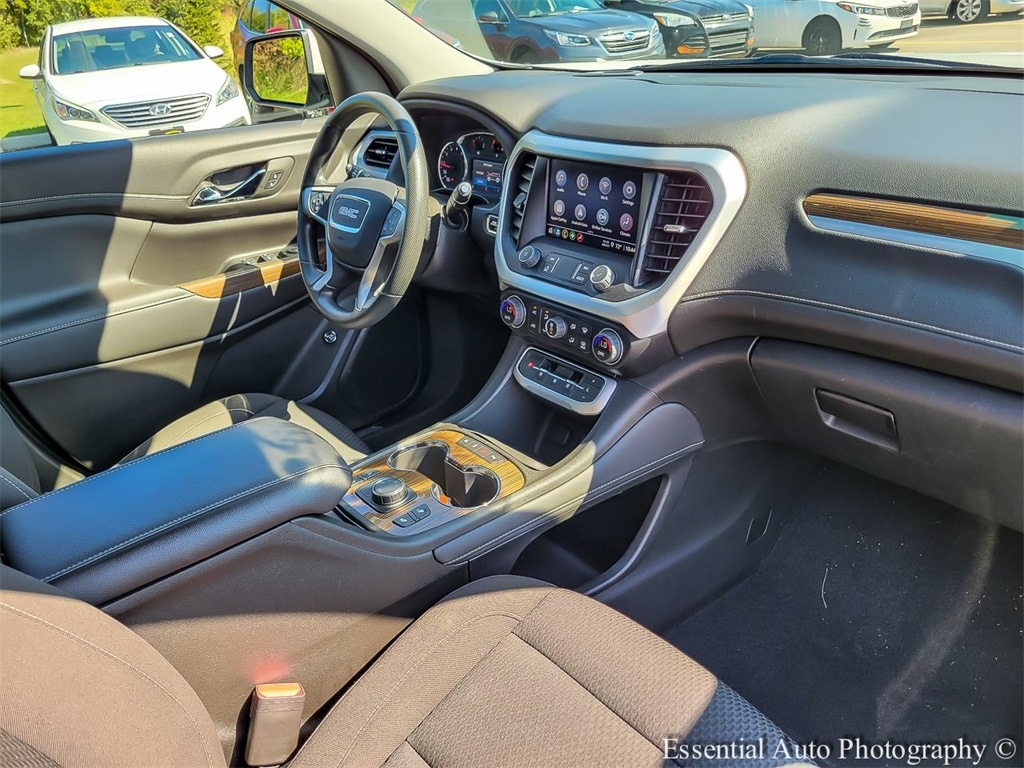 2023 GMC ACADIA - Image 34