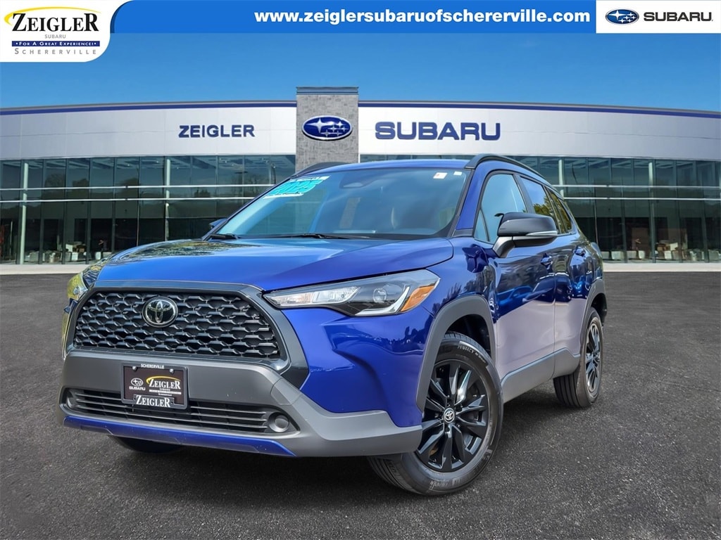 2025 Toyota Corolla Cross LE's photo