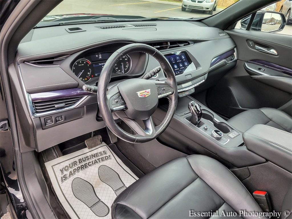 2023 CADILLAC XT4 - Image 9