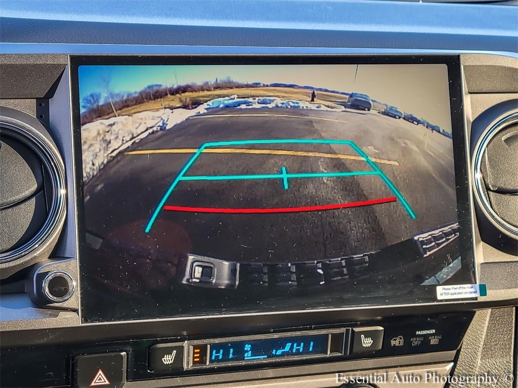 2017 TOYOTA TACOMA - Image 18