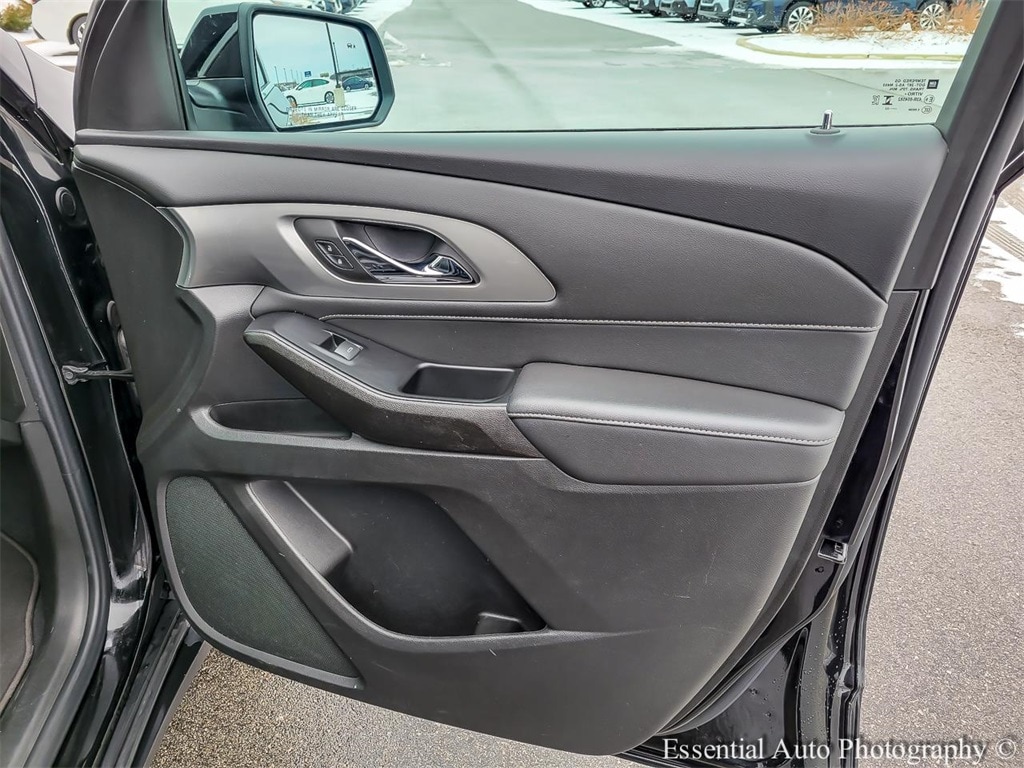 2023 CHEVROLET TRAVERSE - Image 32