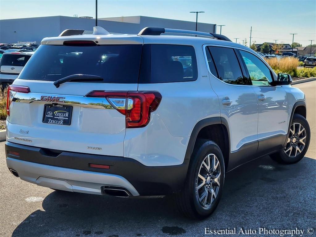2023 GMC ACADIA - Image 7