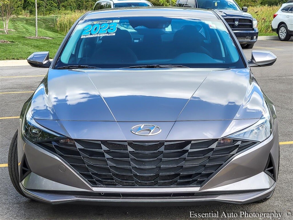 2023 Hyundai Elantra SEL photo 4