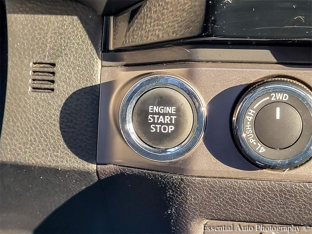 2017 TOYOTA TACOMA - Image 17