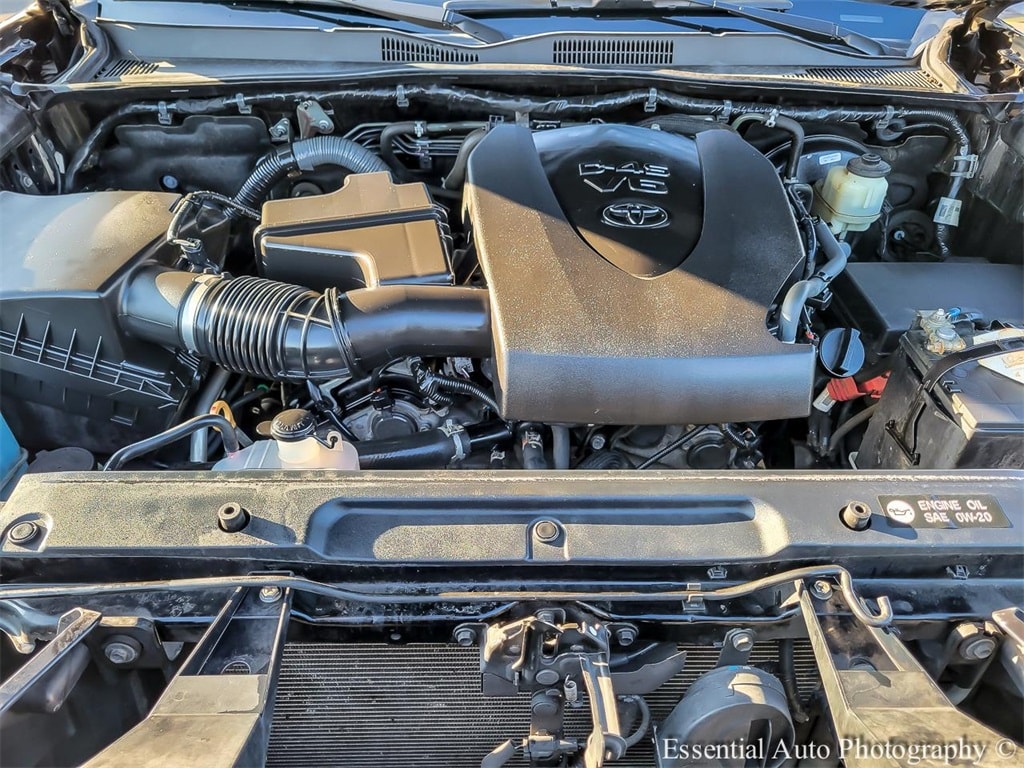 2017 TOYOTA TACOMA - Image 32