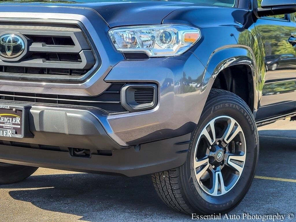 2020 Toyota Tacoma SR5 photo 3