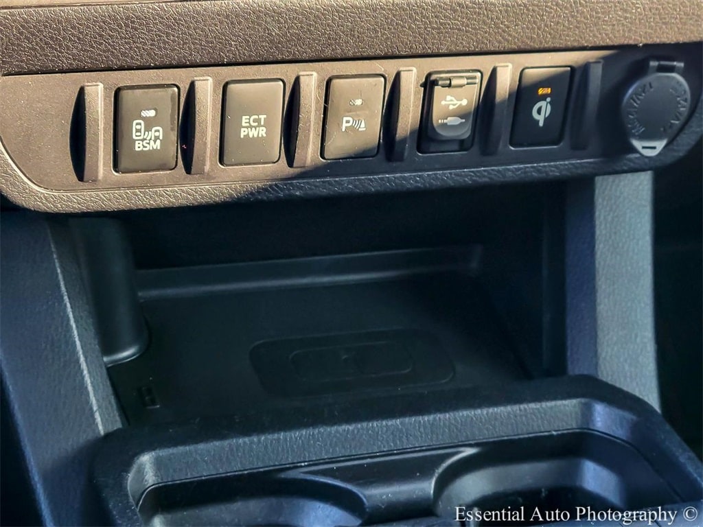 2017 TOYOTA TACOMA - Image 21