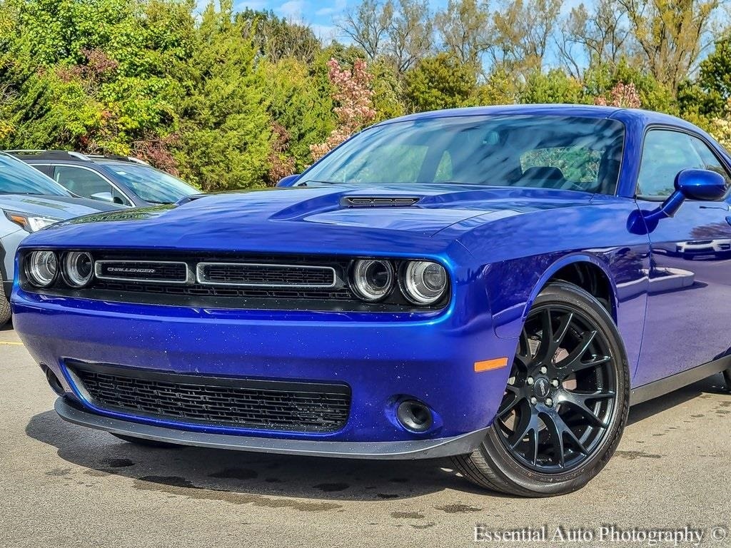Used 2018 Dodge Challenger SXT with VIN 2C3CDZAG9JH276664 for sale in Crown Point, IN