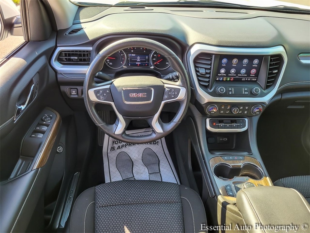 2023 GMC ACADIA - Image 13