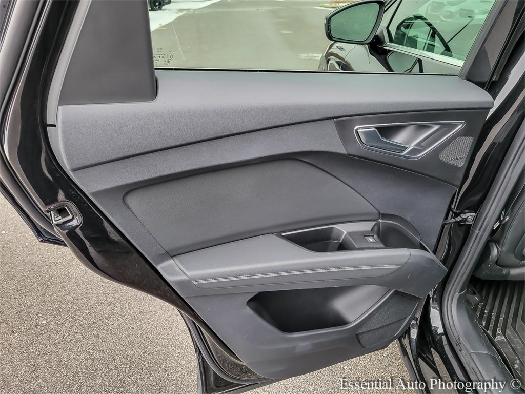 2022 AUDI Q4 - Image 26