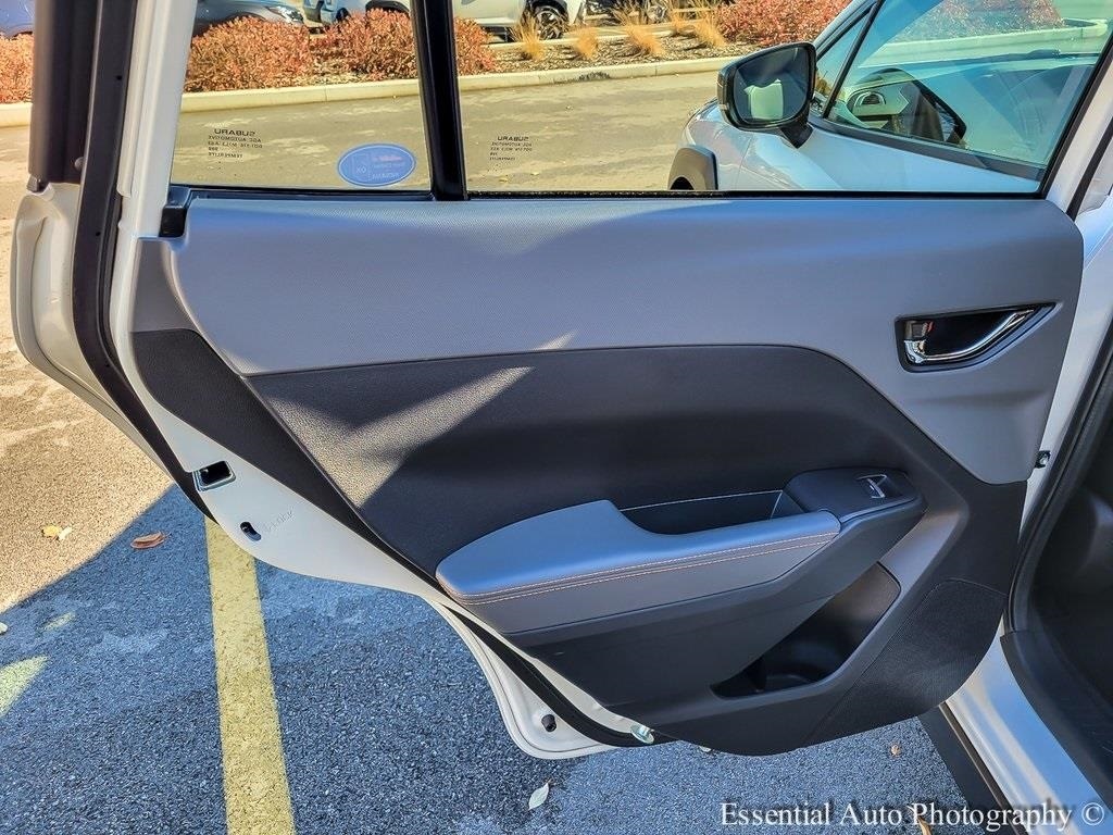 2025 SUBARU CROSSTREK - Image 26