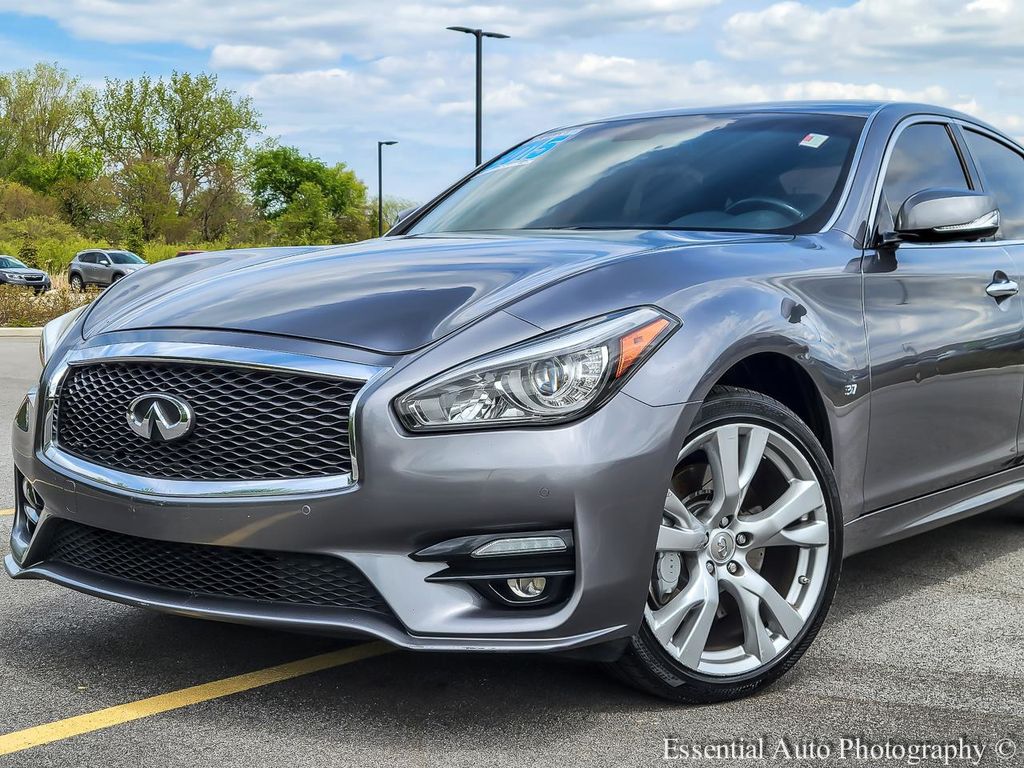 Used 2015 INFINITI Q70 3.7 with VIN JN1BY1AR0FM562411 for sale in Crown Point, IN