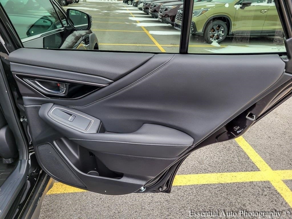 2025 SUBARU OUTBACK - Image 32